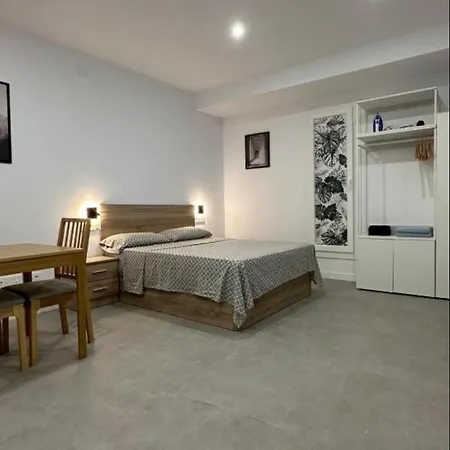 Estupendo Piso A 5 Min De La Estacion De Bus Y Tren Maria Zambrano Apartment